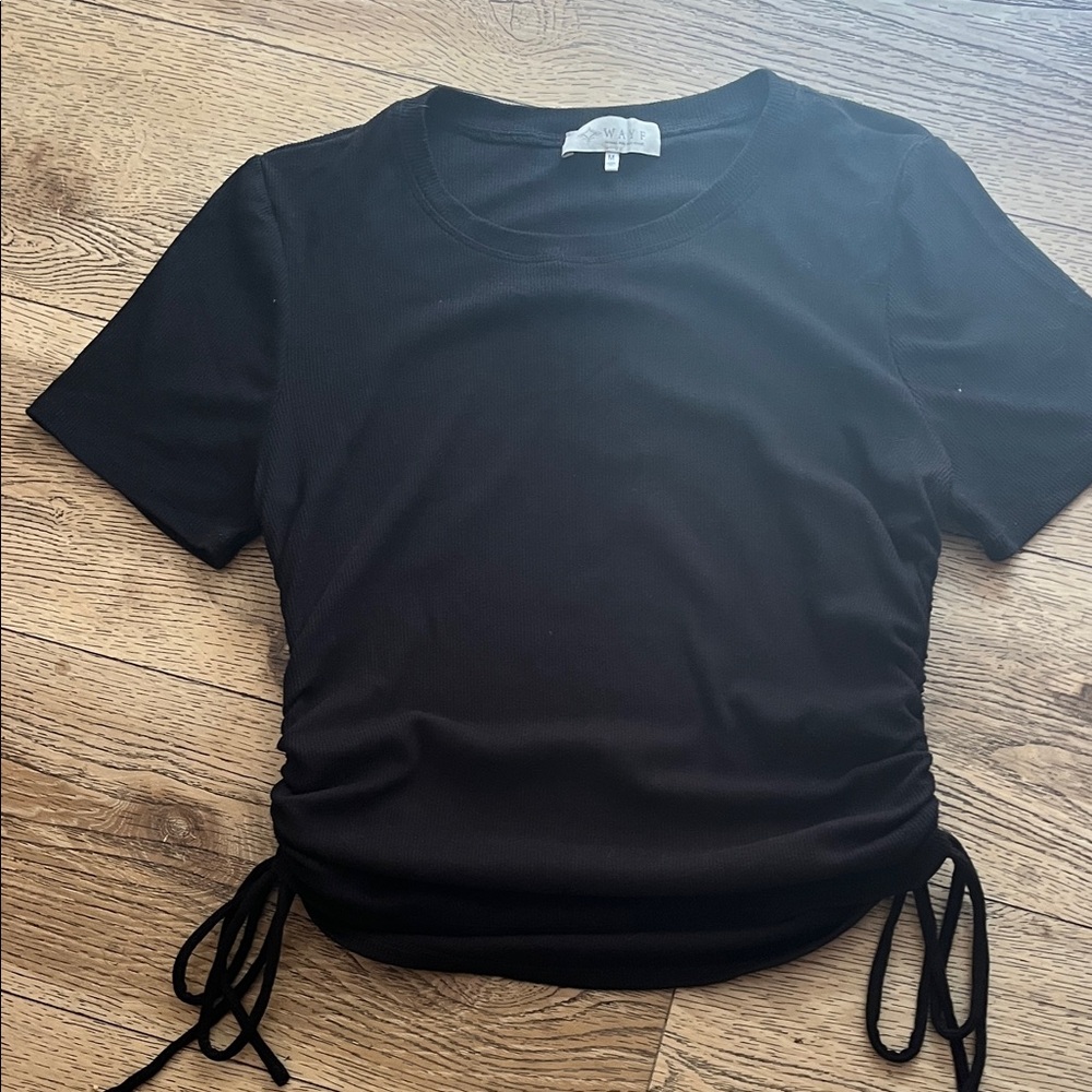 Wayf Black Ruched Short Sleeve Top
